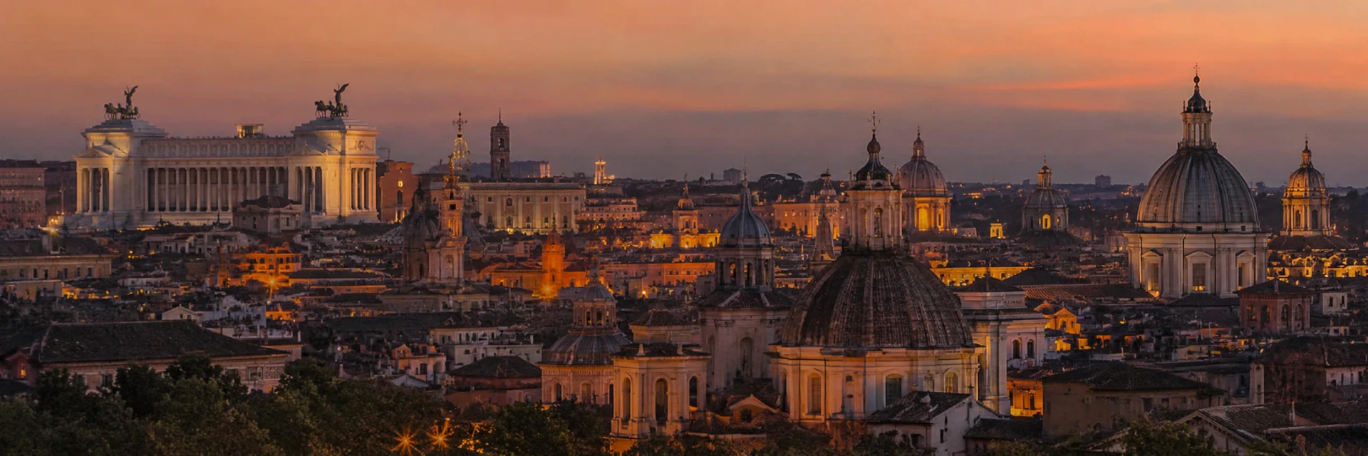 Veduta dei tetti e delle cupole di Roma al tramonto
